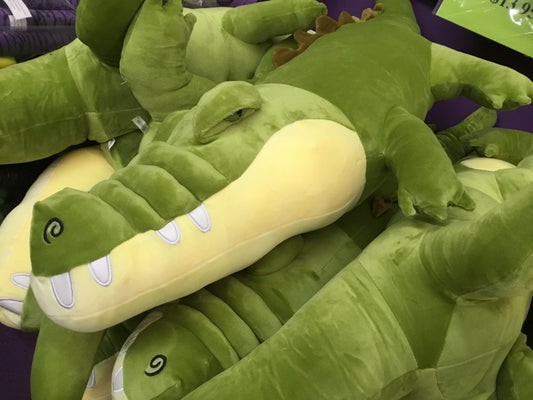 LARGE PLUSH GATOR