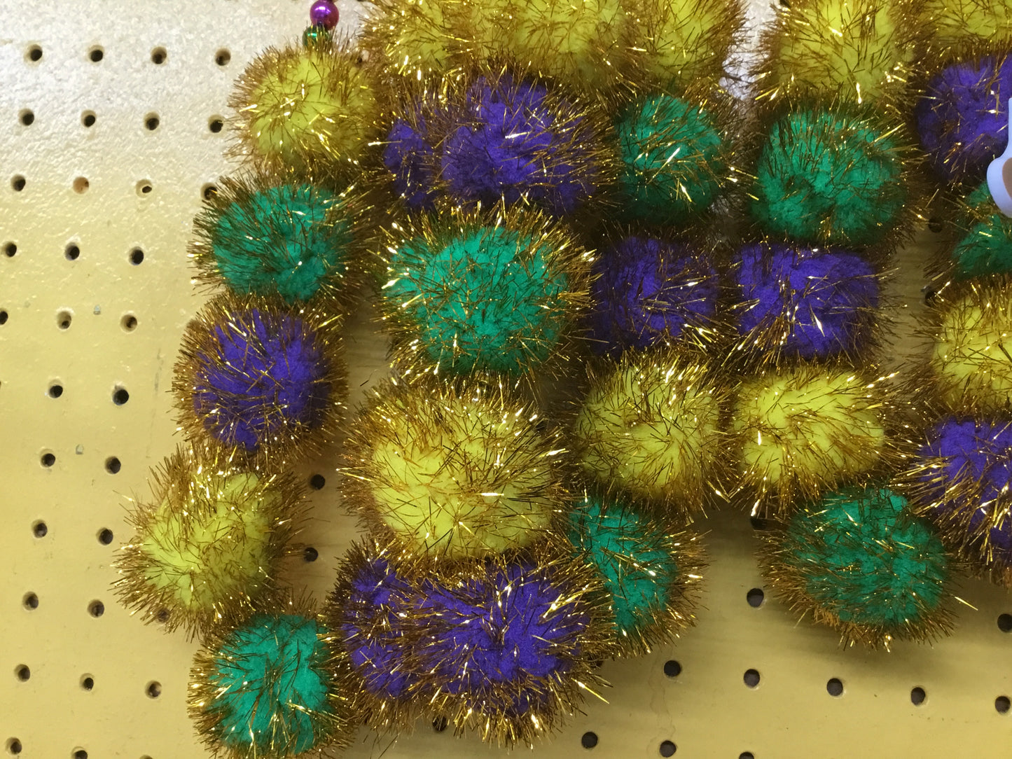 MARDI GRAS TINSEL POM POM BEAD