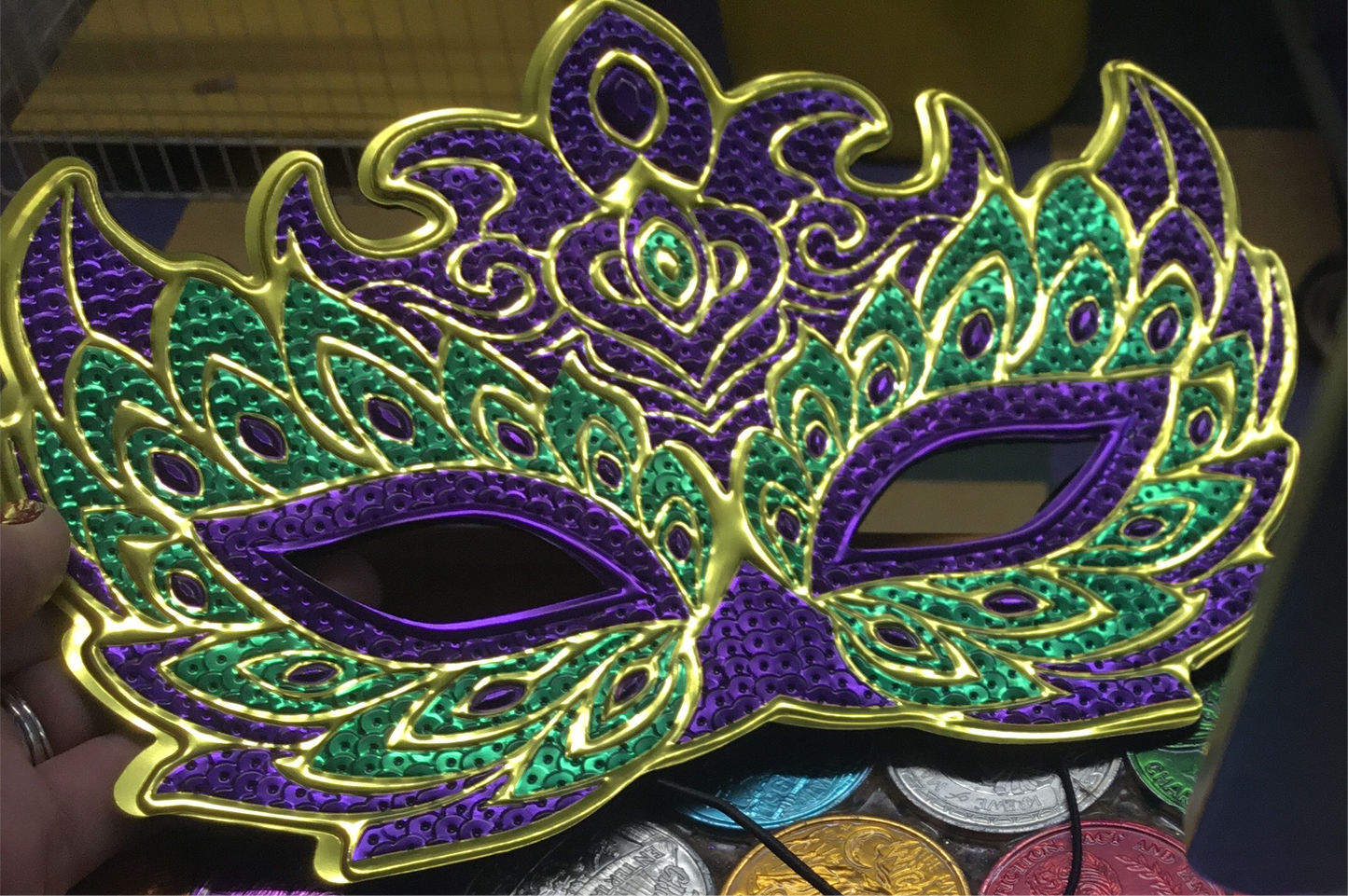 MARDI GRAS VINYL MASK