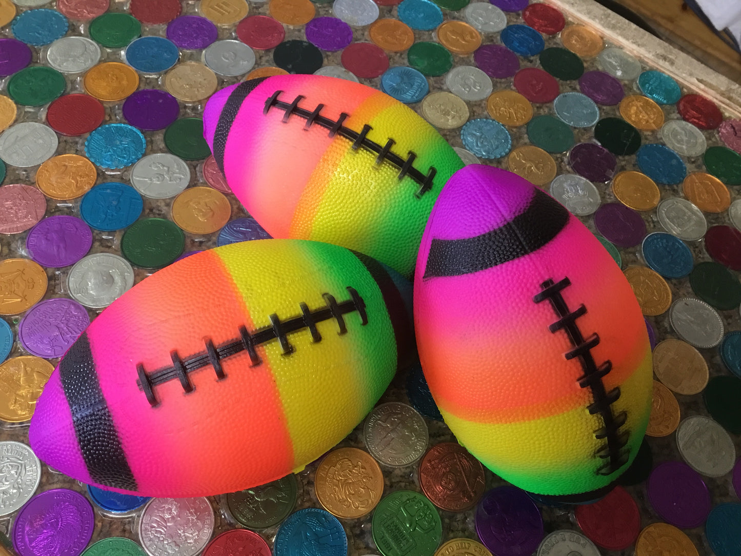 SACK RAINBOW COLORED FOOTBALL 12 PCS