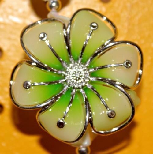 LARGE FLOWER BEAD